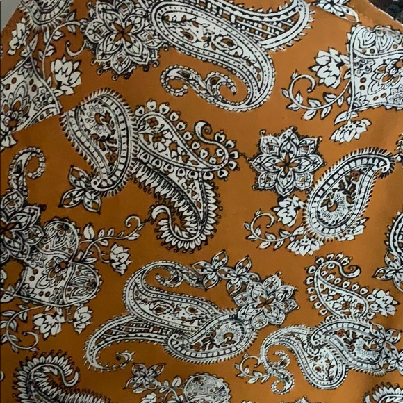Mustard colored tank top with paisley design - Picture 2 of 2